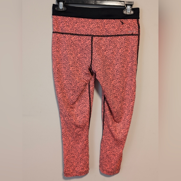Nike Capri Leggings Dri Fit Womens Pink Printed Relay Size Small NWOT Fast Ship - Picture 13 of 16